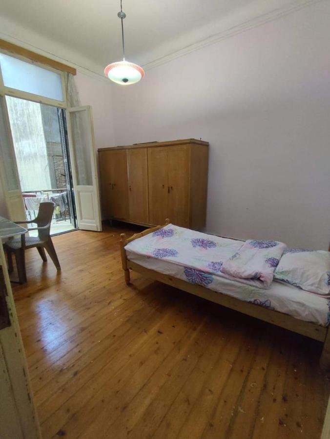 Room No5 A Private Room With Balcony For Men Only And No Ladies Allowed غرفة خاصة للرجال فقط ممنوع السيدات Александрия Экстерьер фото